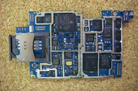 13GiPhoneΥޥܡȾƳäͤޤäƤ