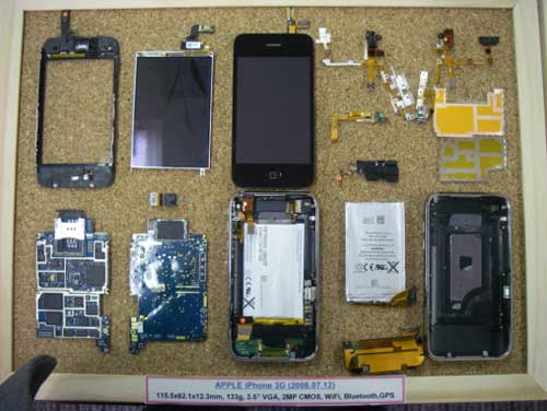 1世代のiPhone 3G。ARM11とPowerVR MBXを集積したアプリプロセッサ搭載(出Z:TPSSセミナーにて筆vが撮影)