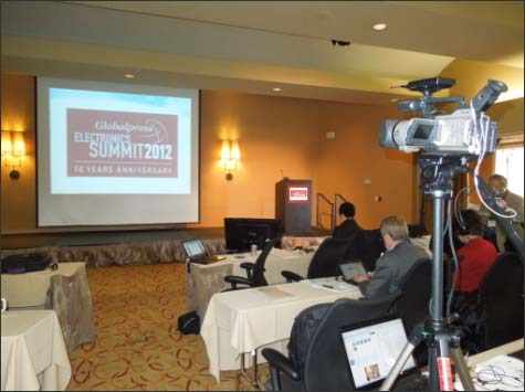 図 櫂リフォルニアで開されたe-Summit2012 休憩時間に撮影