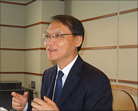 湾UMC社 CEOのP. W. Yen(hu━)