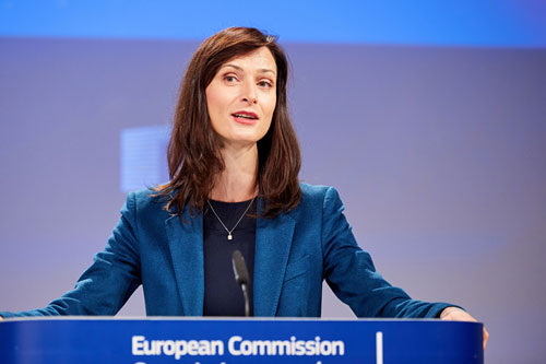 図1 ECのイノベーション・研|・文化・教育・{vを担当するコミッショナーMariya Gabriel 出Z:European Union