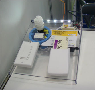 電池不要のスイッチ(左�}�i)、ホテルのキー(���}�i)、調光�_のLEDランプ
