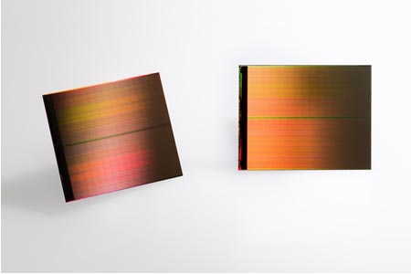 図1 3D XPointテクノロジーを使った128Gビットのメモリ 出�Z:Intel、Micron Technology