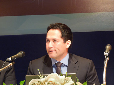 2Dialog Semiconductor Emerging Business GroupBusiness Development DirectorǤTomas Moreno(hu)